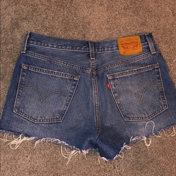 Medium/Dark Wash Levi’s Shorts - Picture 2 of 5